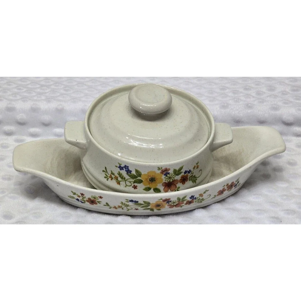 Vintage Floral Personal Cassarole Oven Proof Baking Dishes Made Japan Stoneware